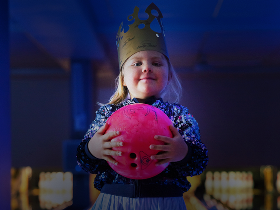 Bursdagsjente med krone